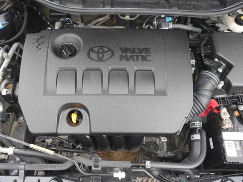 Used 2018 Toyota Corolla iM FWD image 9