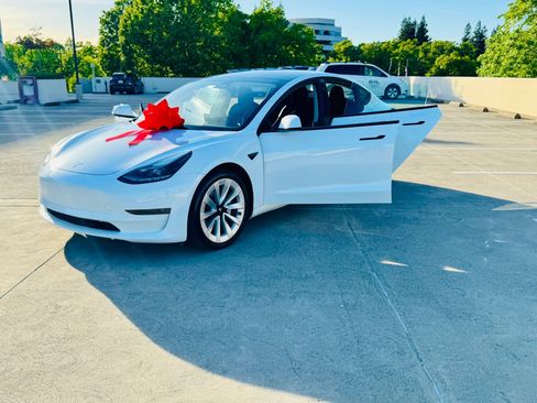 Used 2021 Tesla Model 3 Standard Range Plus RWD image 42