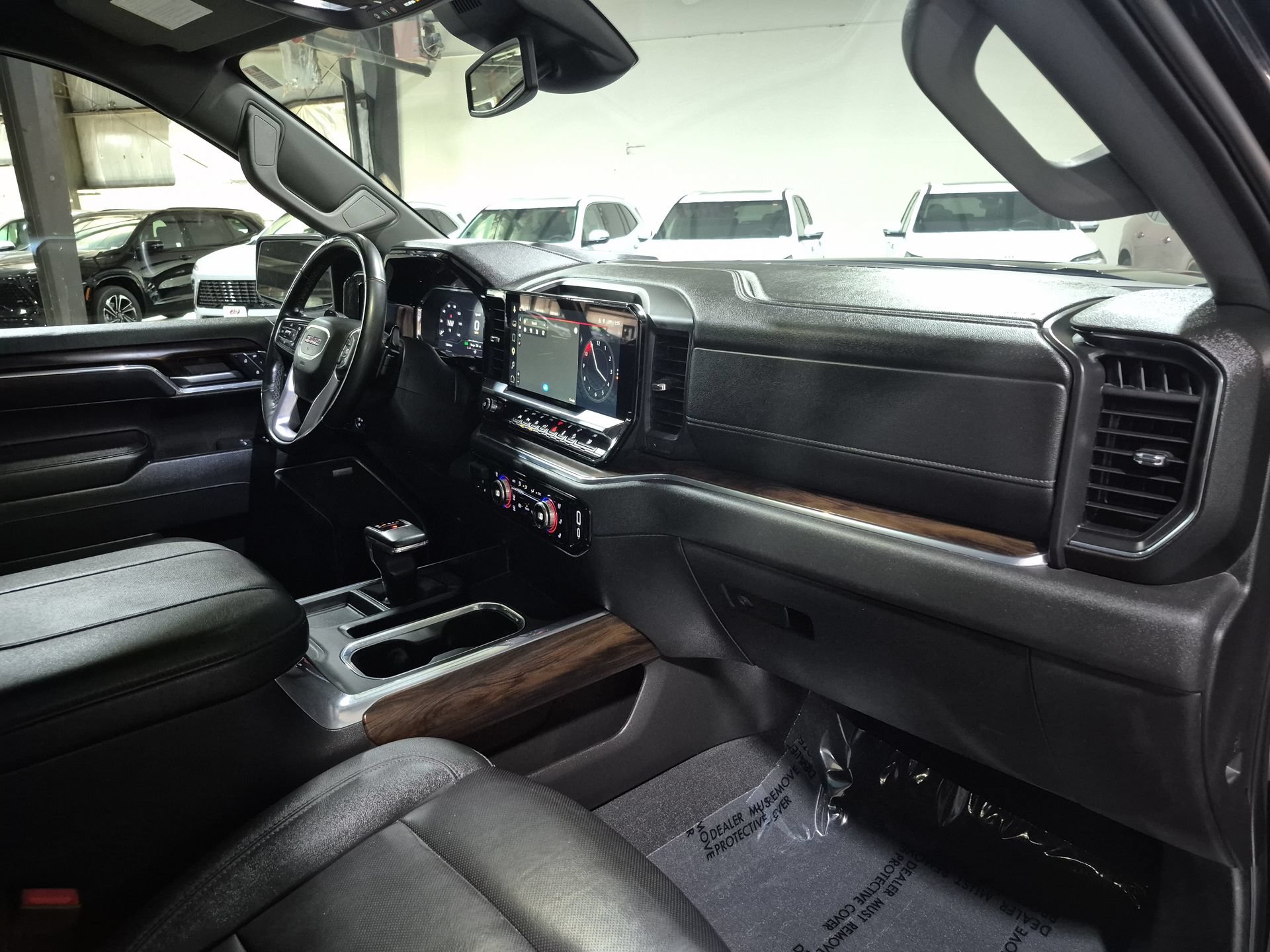 Used 2025 GMC Sierra 1500 SLT w/ SLT Premium Plus Package AWD/4WD image 30