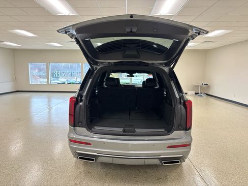 Used 2024 Cadillac XT6 Luxury image 14