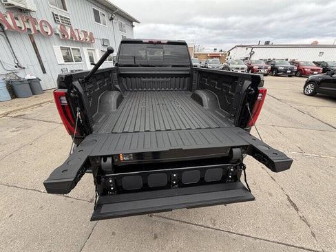 Used 2024 GMC Sierra 2500 Denali w/ Denali Reserve Package image 22