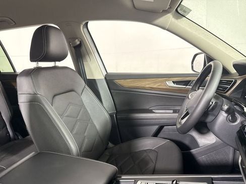 New 2026 Volkswagen Atlas SE image 13