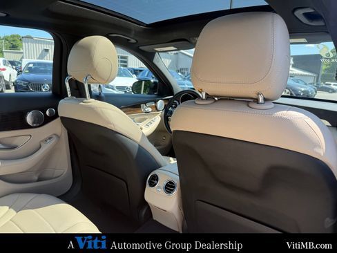 Used 2018 Mercedes-Benz C 300 4MATIC Sedan image 24