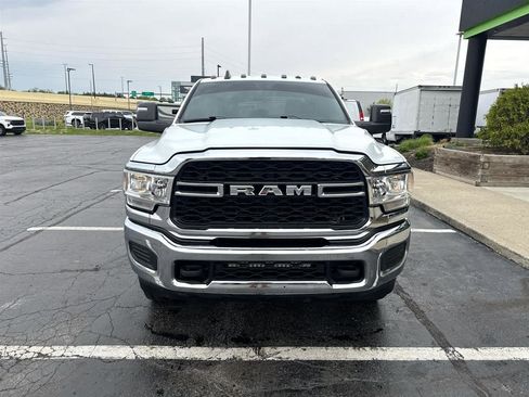 Used 2024 RAM 3500 Tradesman w/ Chrome Appearance Group AWD/4WD image 3