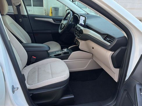 Used 2022 Ford Escape SE w/ SE Sport Appearance Package FWD image 13