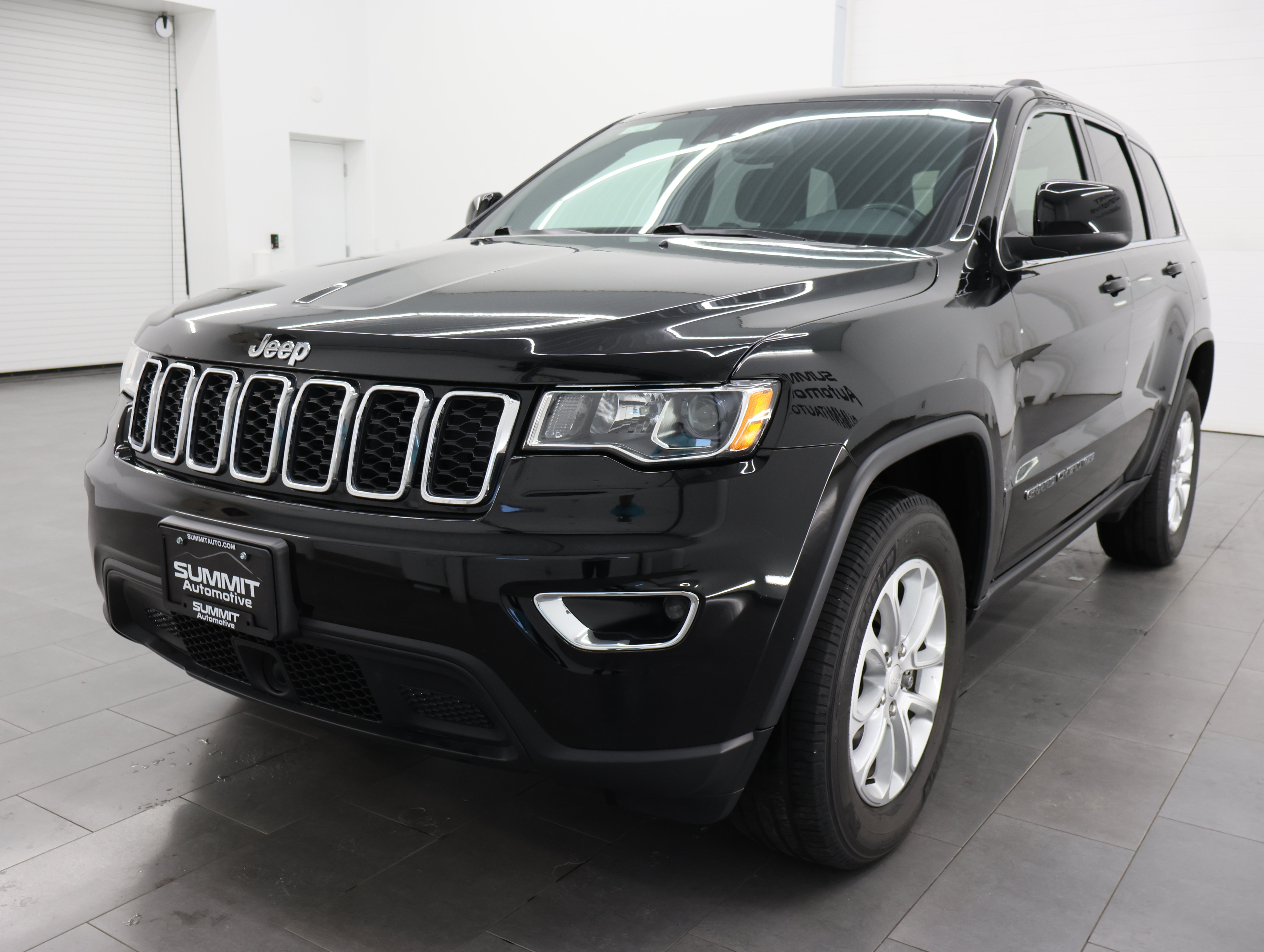 Used 2021 Jeep Grand Cherokee Laredo AWD/4WD image 7