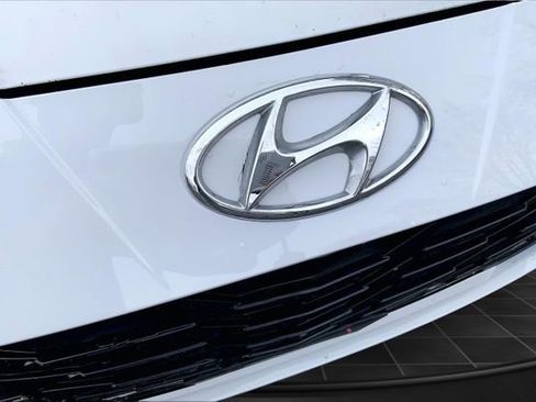 Used 2021 Hyundai Elantra SE image 5