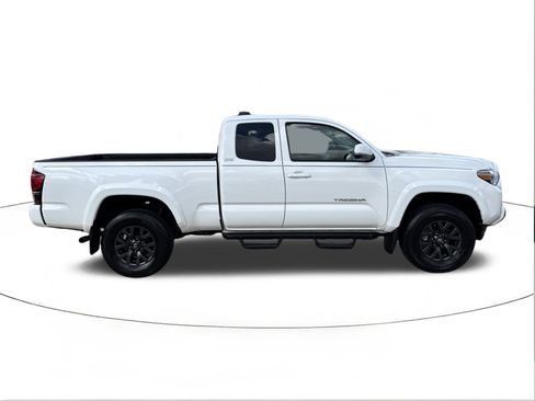Used 2022 Toyota Tacoma SR5 image 2