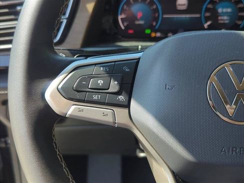 Used 2024 Volkswagen Atlas SE FWD image 16