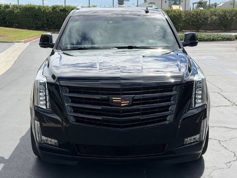Used 2019 Cadillac Escalade ESV Platinum AWD/4WD image 6