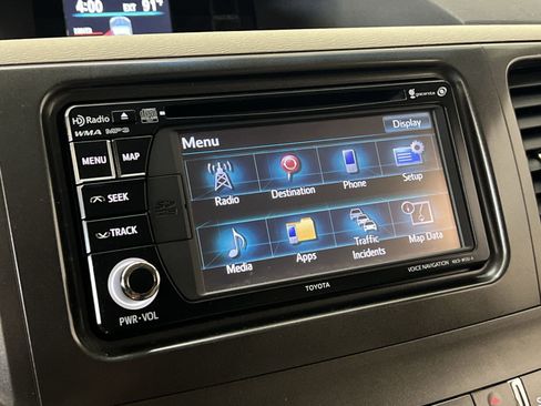 Used 2014 Toyota Sienna XLE w/ Entertainment Package FWD image 17