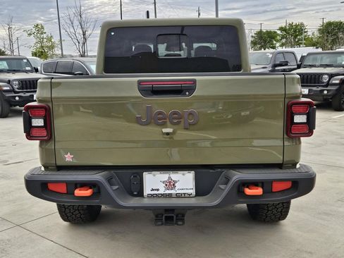 New 2026 Jeep Gladiator Mojave image 4