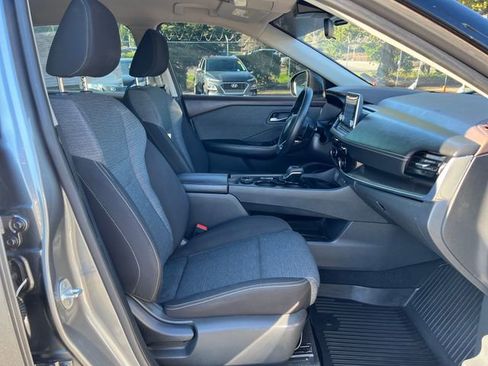 Used 2021 Nissan Rogue SV image 9