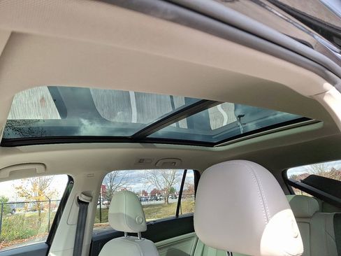 Used 2022 Volkswagen Atlas SEL image 15