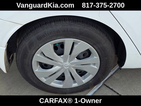 Used 2024 Nissan Versa S w/ Trunk Package image 30