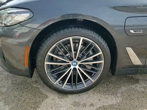 Used 2023 BMW 530e xDrive w/ Convenience Package AWD/4WD image 19