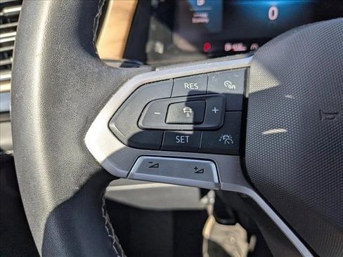 Used 2025 Volkswagen Atlas SE image 13