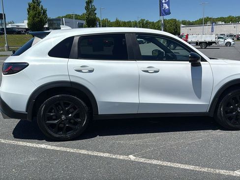 Used 2024 Honda HR-V Sport image 4