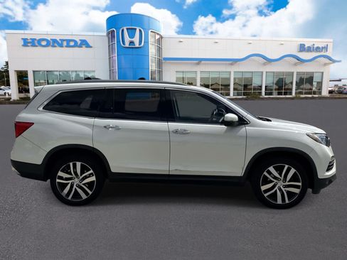 Used 2017 Honda Pilot Elite image 6