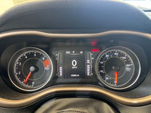 Used 2018 Jeep Cherokee Latitude image 10