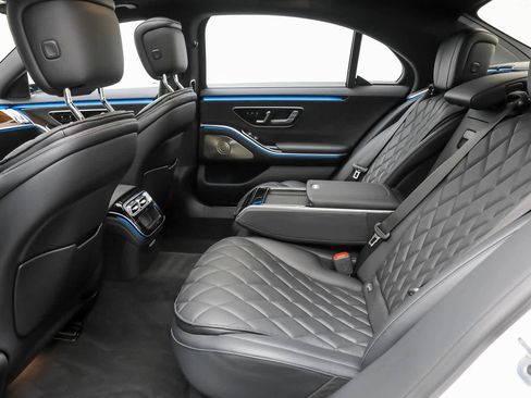 Used 2024 Mercedes-Benz S 580 4MATIC Sedan w/ Warmth & Comfort Package image 11