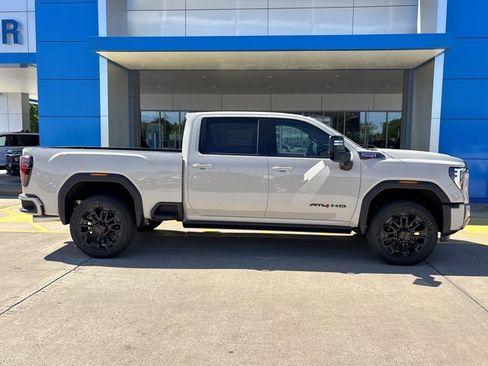 New 2026 GMC Sierra 2500 AT4 w/ AT4 Premium Plus Package AWD/4WD image 2