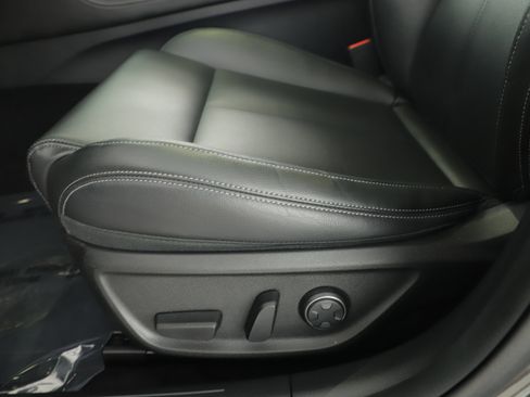 Used 2023 Genesis G70 2.0T image 10