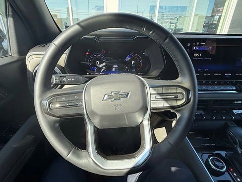 Used 2025 Chevrolet Colorado ZR2 w/ Technology Package image 27