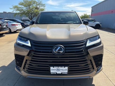 Used 2025 Lexus LX 700h Overtrail w/ Accessory Package (Z1) AWD/4WD image 9
