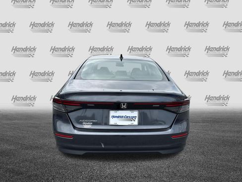 Certified 2025 Honda Accord SE image 9