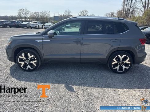 Used 2023 Volkswagen Taos SEL image 2