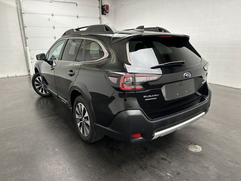 Used 2023 Subaru Outback Limited image 6