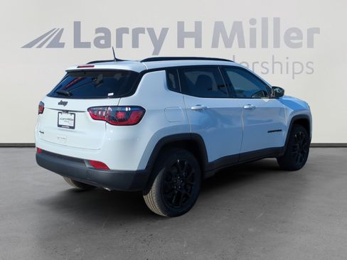 New 2026 Jeep Compass Latitude AWD/4WD image 5