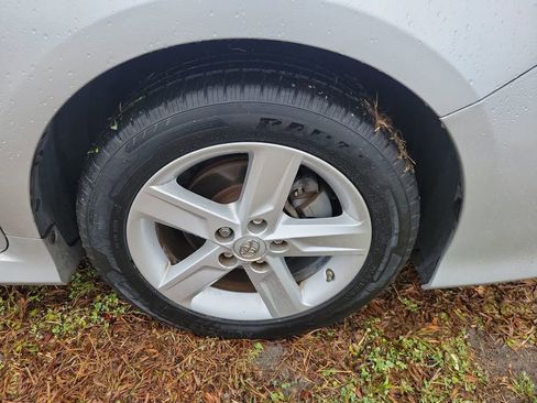 Used 2014 Toyota Camry SE image 6