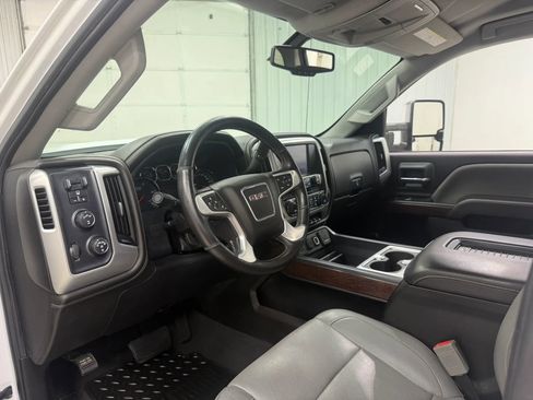 Used 2019 GMC Sierra 2500 SLT w/ Duramax Plus Package AWD/4WD image 12