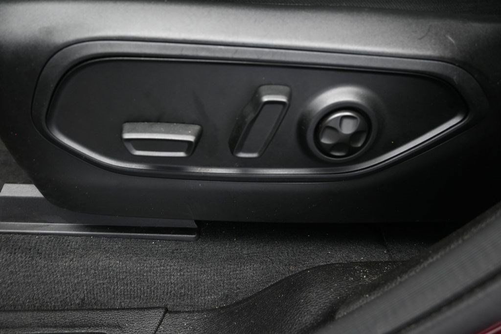 Used 2023 Jeep Grand Cherokee L Limited RWD image 18