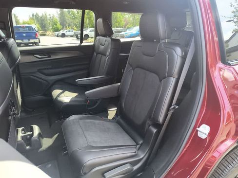 New 2025 Jeep Grand Cherokee L Altitude image 21