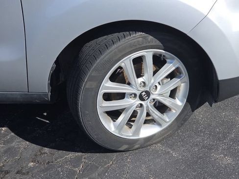 Used 2017 Kia Soul + FWD image 18