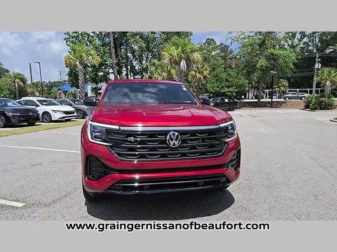 Used 2025 Volkswagen Atlas Cross Sport SEL R-Line AWD/4WD image 19
