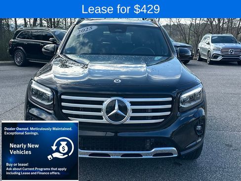 Used 2025 Mercedes-Benz GLB 250 4MATIC image 3