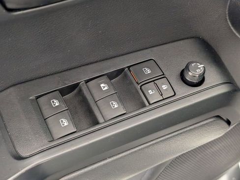 Used 2022 Toyota Tacoma SR AWD/4WD image 11