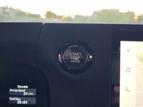 Used 2025 Lexus GX 550 w/ Accessory Package (2T) image 38