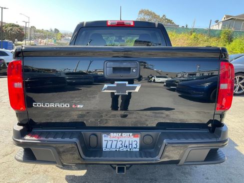 Used 2018 Chevrolet Colorado W/T w/ WT Convenience Package AWD/4WD image 4