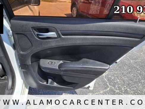 Used 2013 Chrysler 300 S RWD image 22