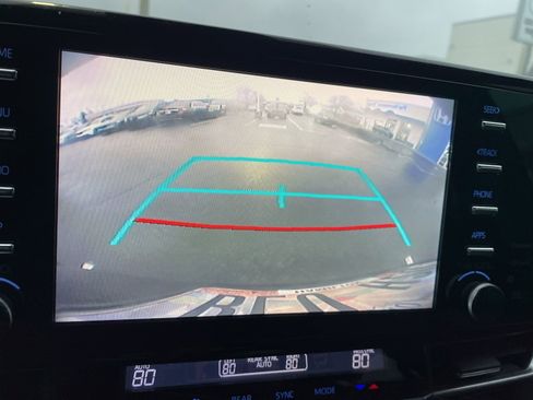 Used 2021 Toyota Sienna XSE w/ XSE Plus Package image 39