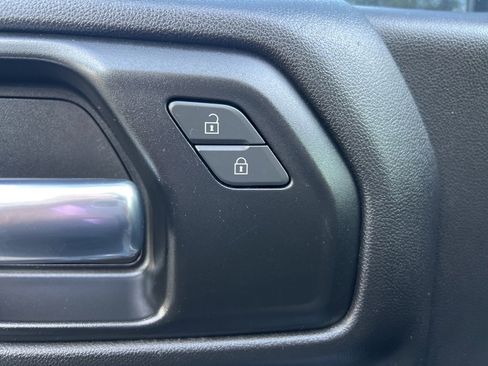 Used 2019 Chevrolet Silverado 1500 Custom w/ Infotainment Package image 22