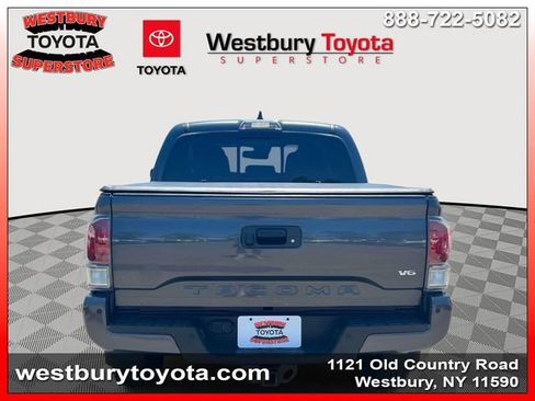 Used 2020 Toyota Tacoma TRD Sport w/ Technology Package AWD/4WD image 9