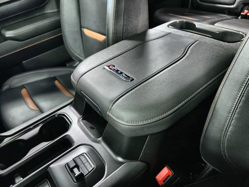 Used 2025 GMC Sierra 2500 AT4 AWD/4WD image 37