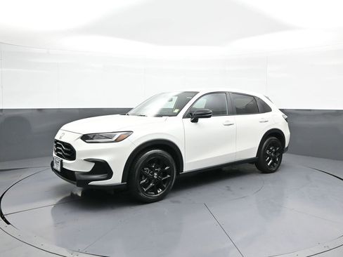Certified 2024 Honda HR-V Sport image 10