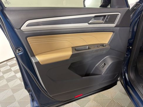 Used 2022 Volkswagen Atlas Cross Sport SEL R-Line image 13